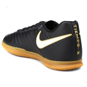 nike black futsal shoes